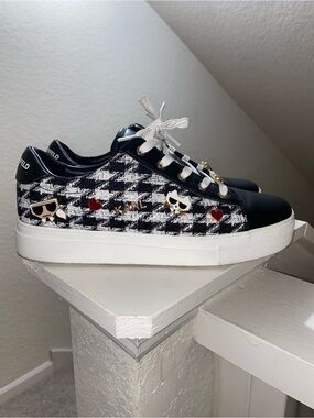 Karl Lagerfeld Black & White Houndstooth Cate Pins Low-Top Sneakers